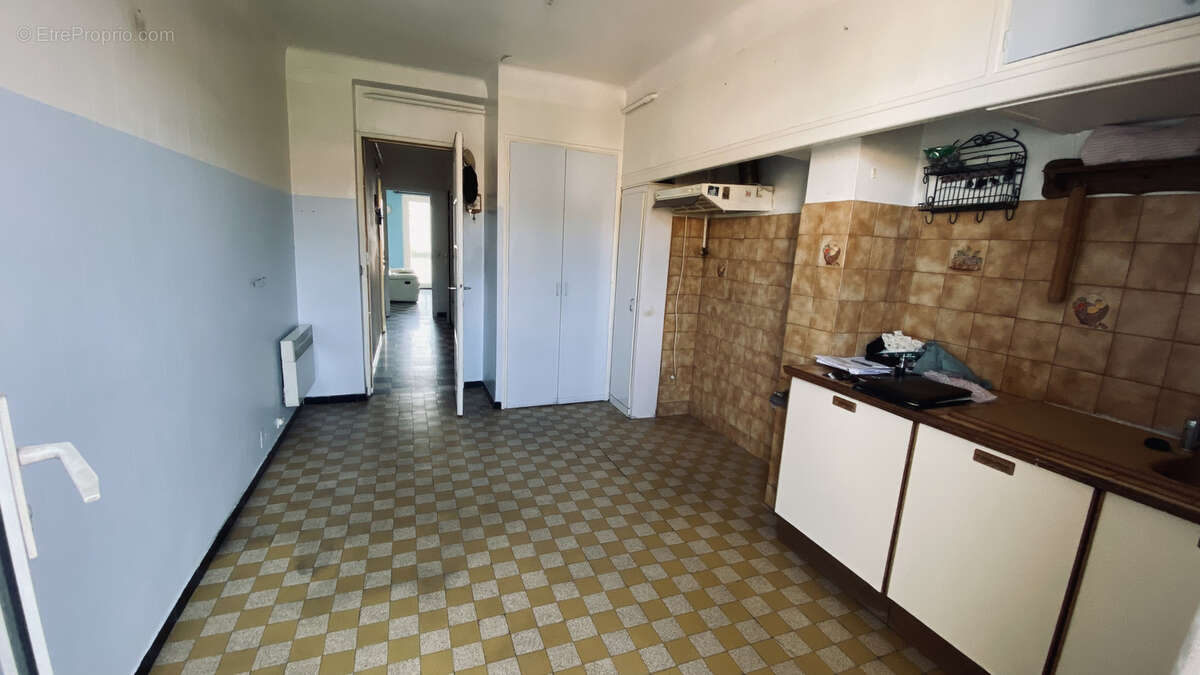 Appartement à MARSEILLE-3E