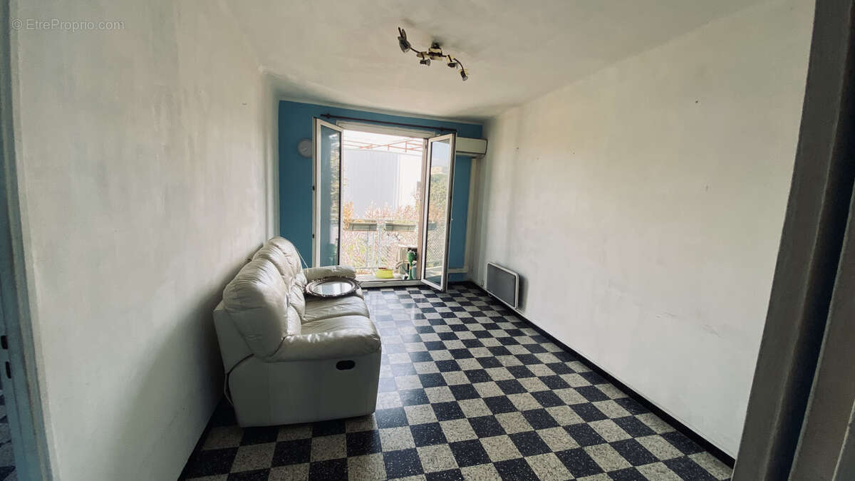 Appartement à MARSEILLE-3E