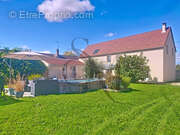 Maison à PERS-EN-GATINAIS