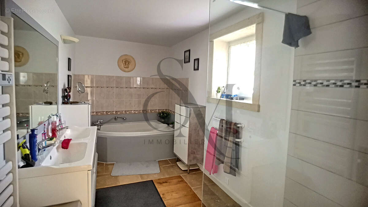 Maison à PERS-EN-GATINAIS