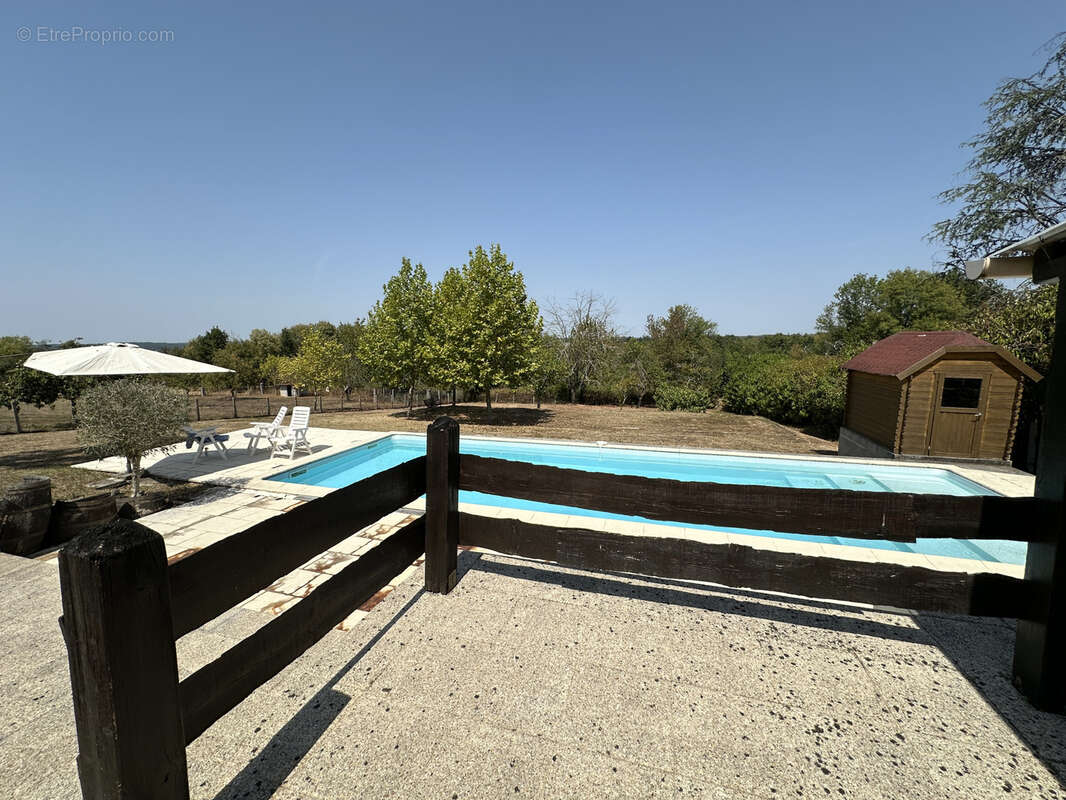 Maison à LA ROCHE-CHALAIS