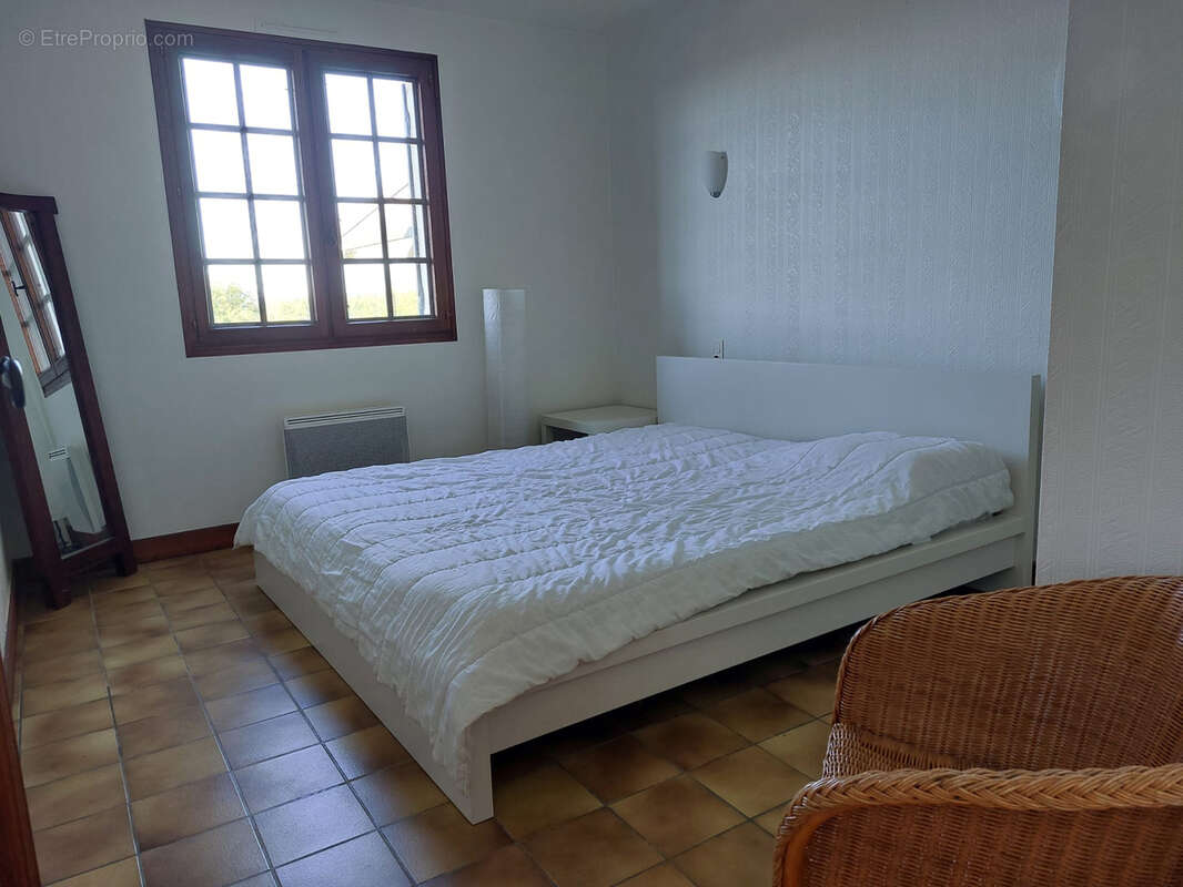 Maison à LA ROCHE-CHALAIS