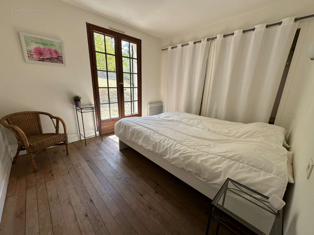 Maison à LA ROCHE-CHALAIS