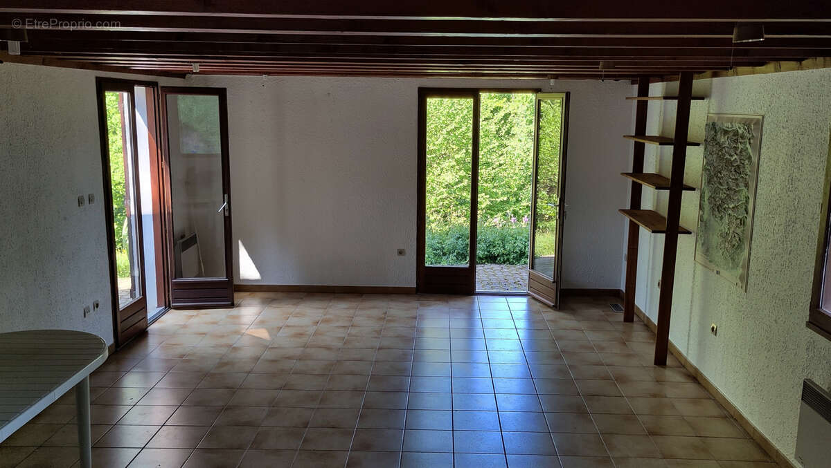 Maison à CIVRIEUX-D&#039;AZERGUES