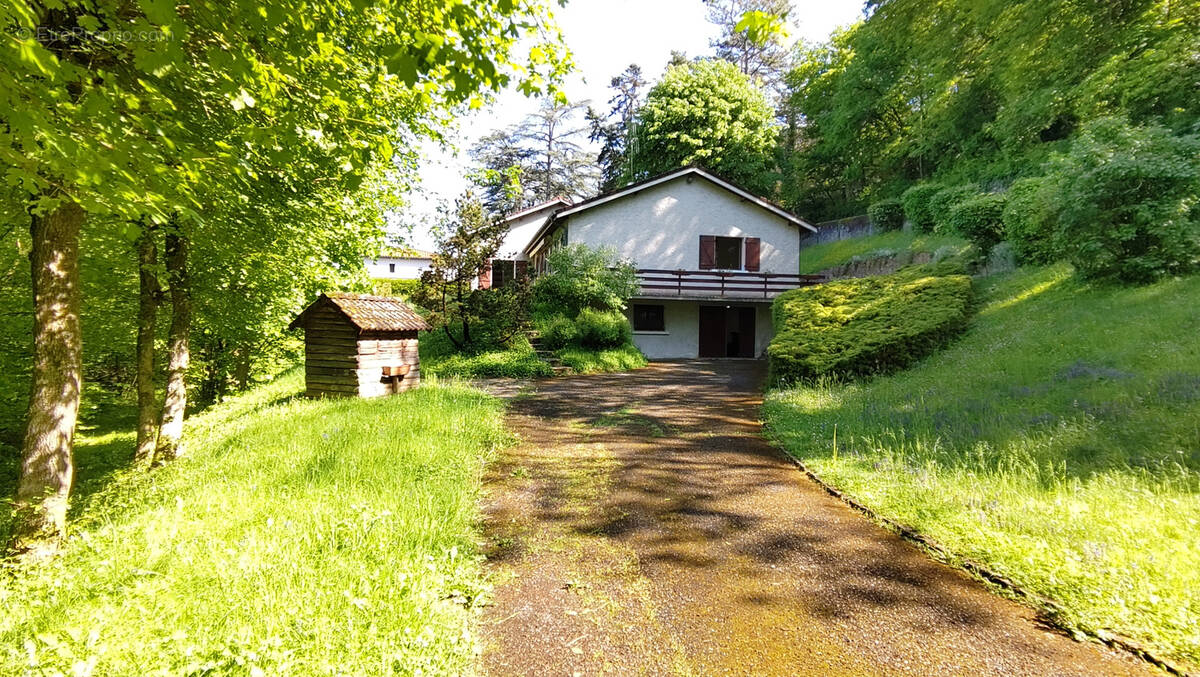 Maison à CIVRIEUX-D&#039;AZERGUES