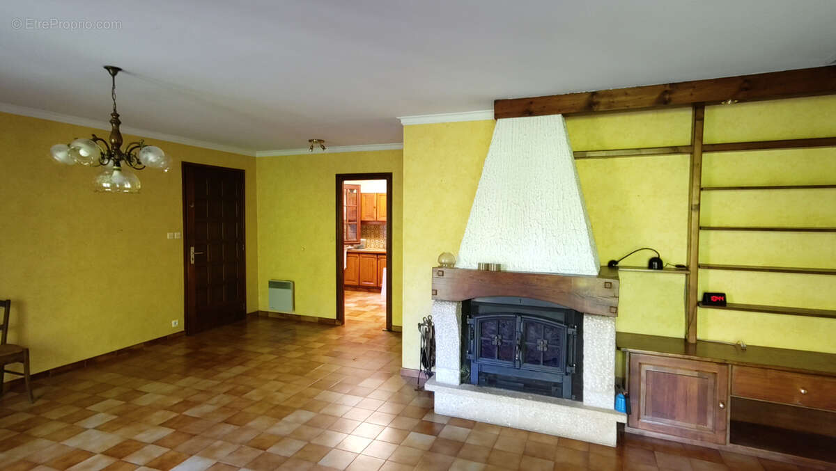 Maison à CIVRIEUX-D&#039;AZERGUES