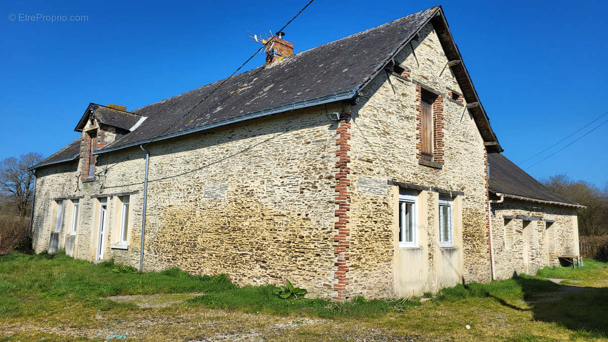 Maison à PETIT-AUVERNE