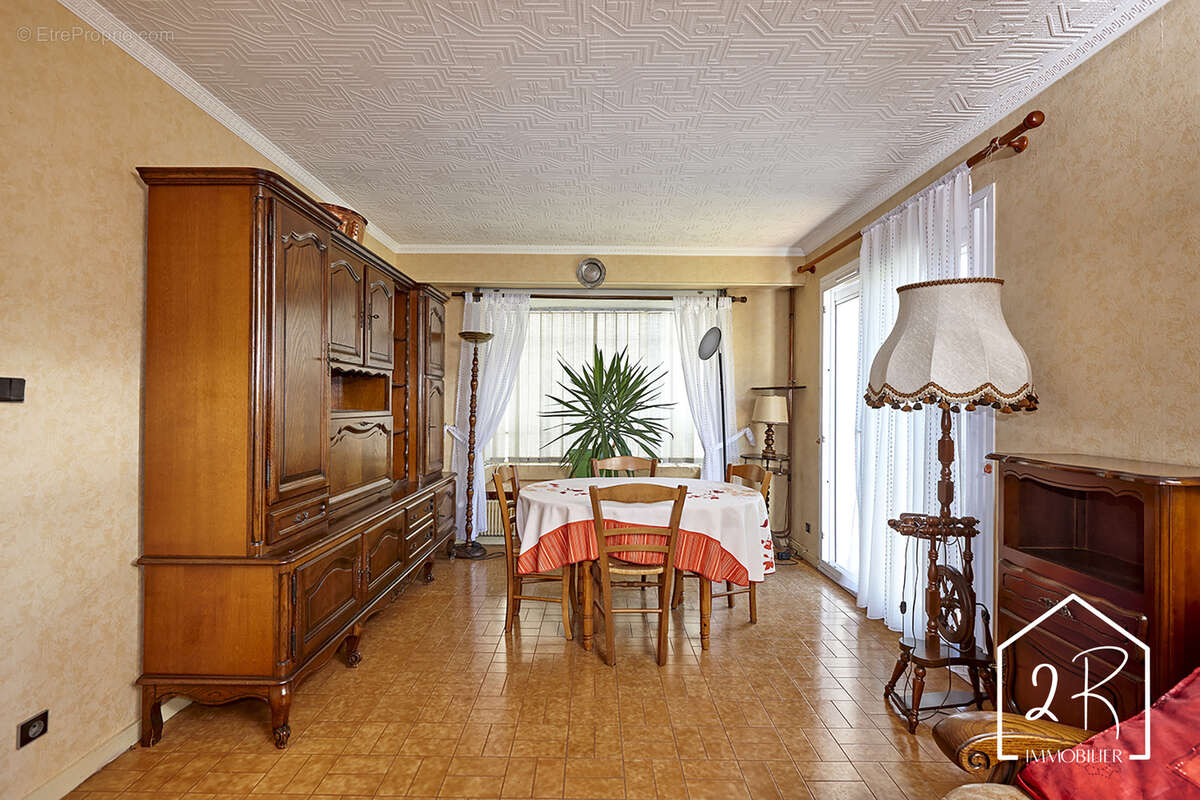 Maison à SEREZIN-DU-RHONE