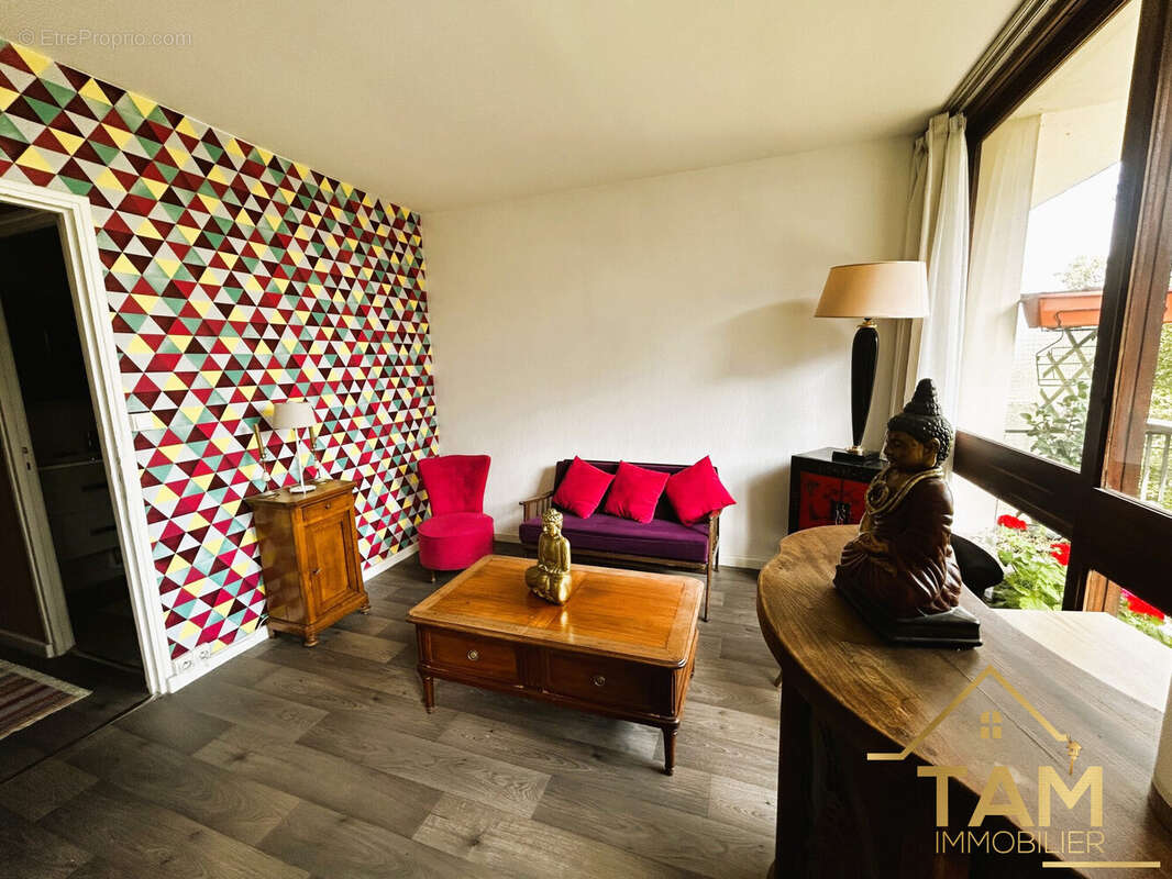 Appartement à FONTENAY-LE-FLEURY