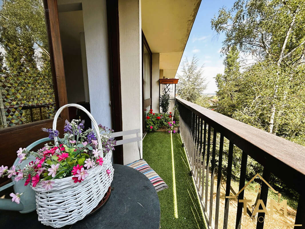 Appartement à FONTENAY-LE-FLEURY