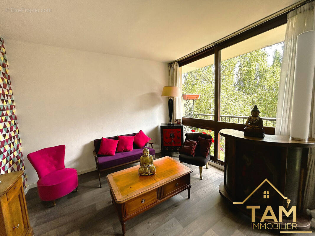 Appartement à FONTENAY-LE-FLEURY