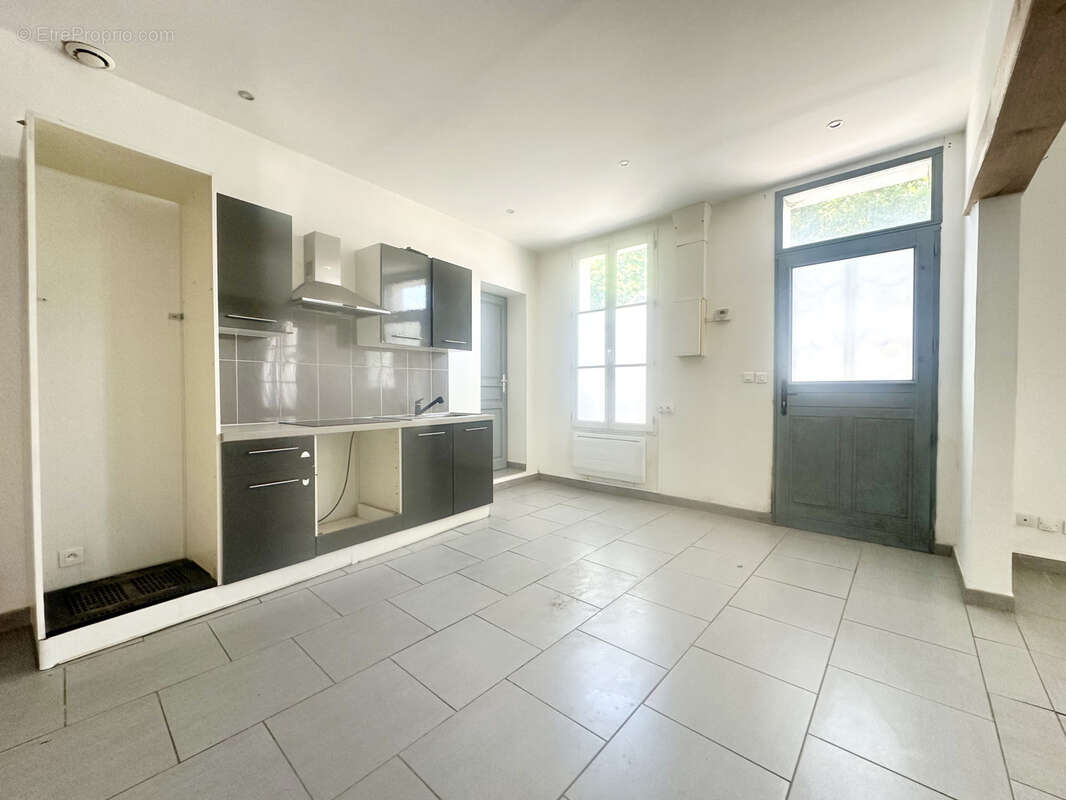 Maison à SAINT-MARTIN-EN-BIERE