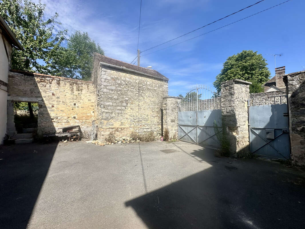 Maison à SAINT-MARTIN-EN-BIERE