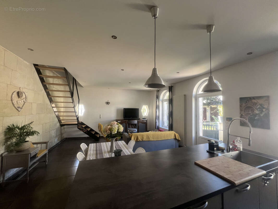 Maison à SAINT-CYR-SUR-LOIRE