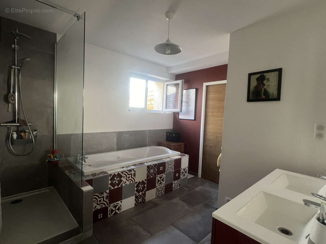 Maison à SAINT-CYR-SUR-LOIRE