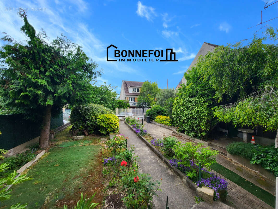 Maison à CHAMPIGNY-SUR-MARNE