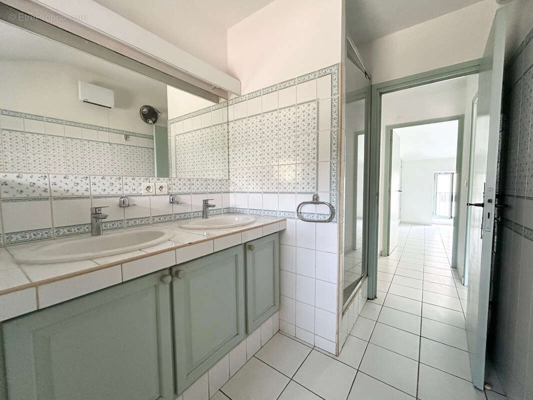 Maison à BAGNOLS-SUR-CEZE