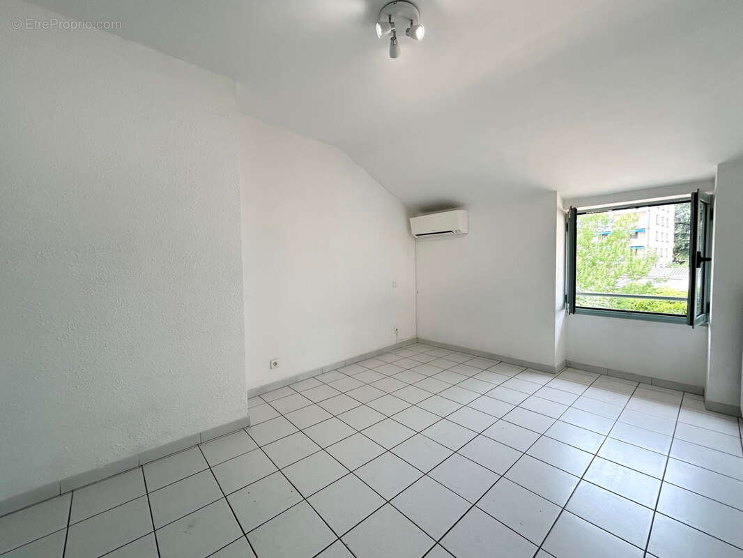 Maison à BAGNOLS-SUR-CEZE