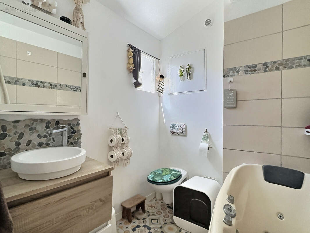 Appartement à CARQUEIRANNE