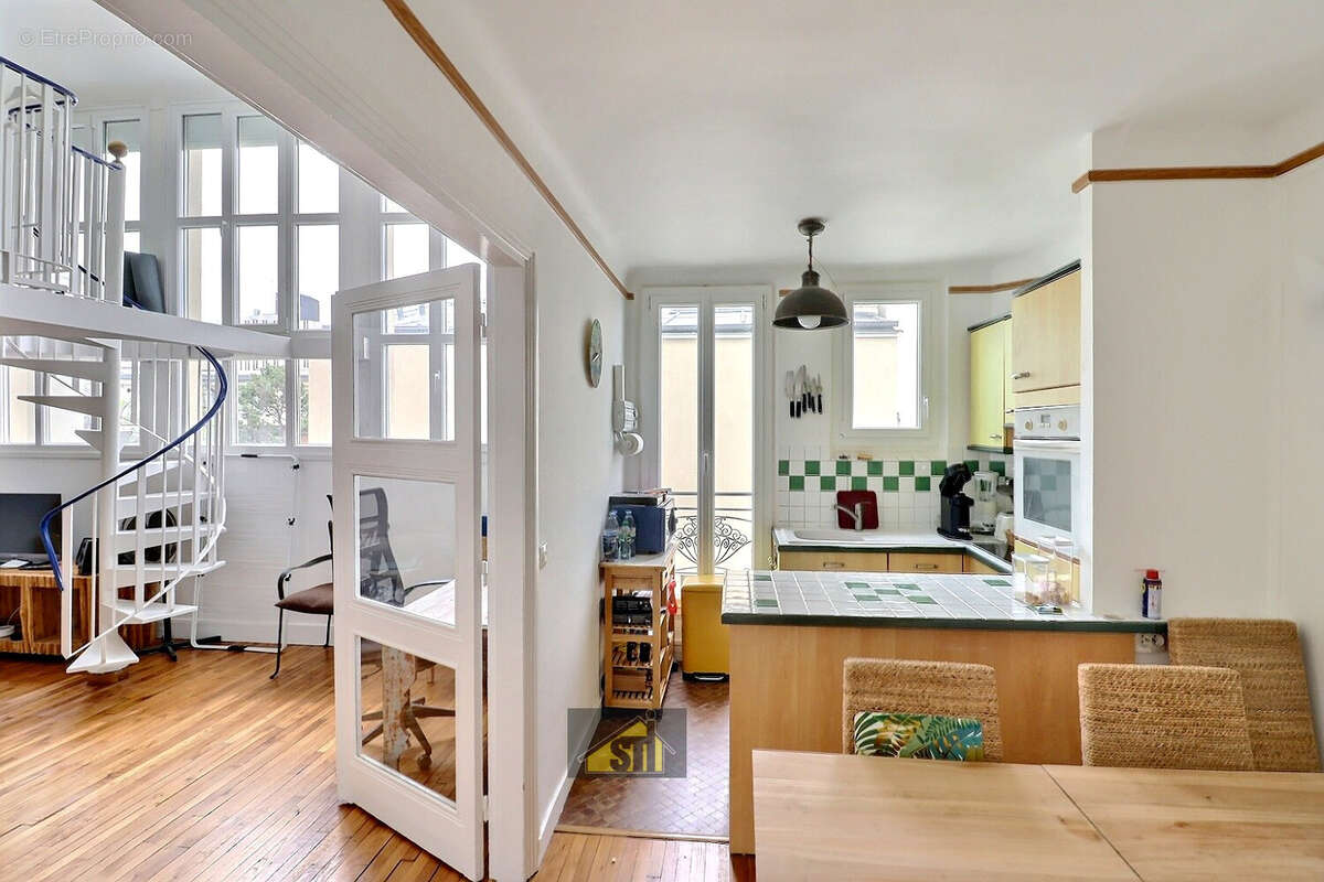 Appartement à PARIS-14E