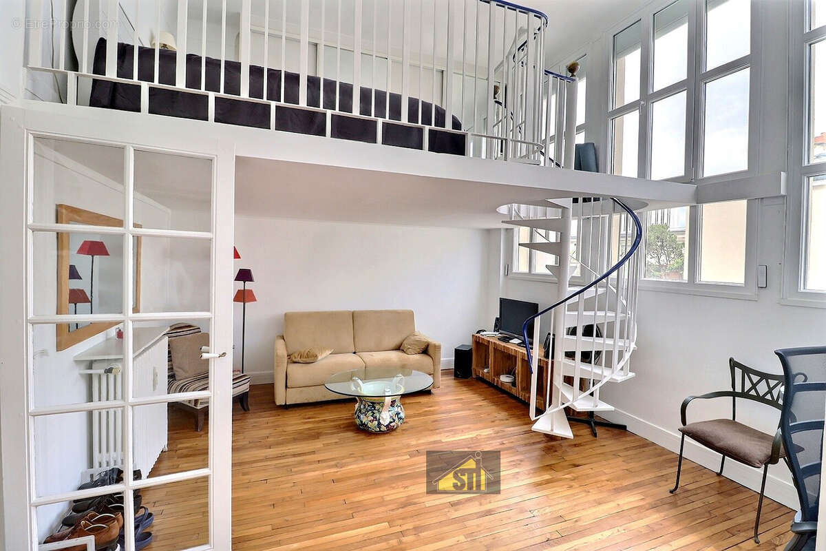 Appartement à PARIS-14E