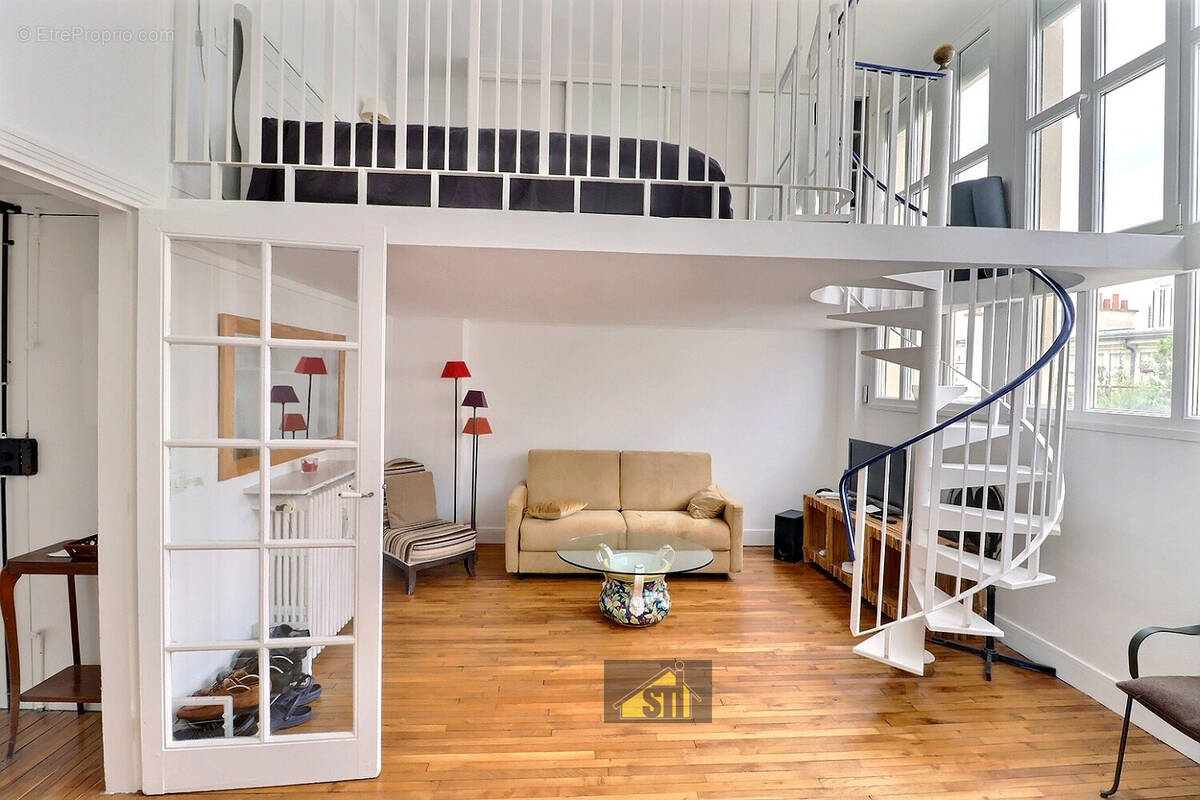 Appartement à PARIS-14E