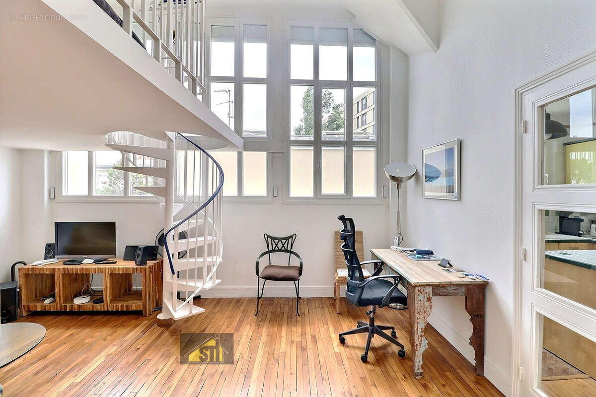 Appartement à PARIS-14E