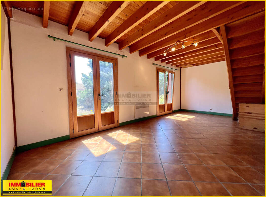 Maison à SAINT-MICHEL-DE-RIEUFRET