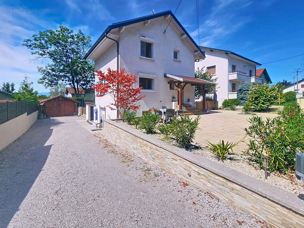 Maison à VILLE-LA-GRAND