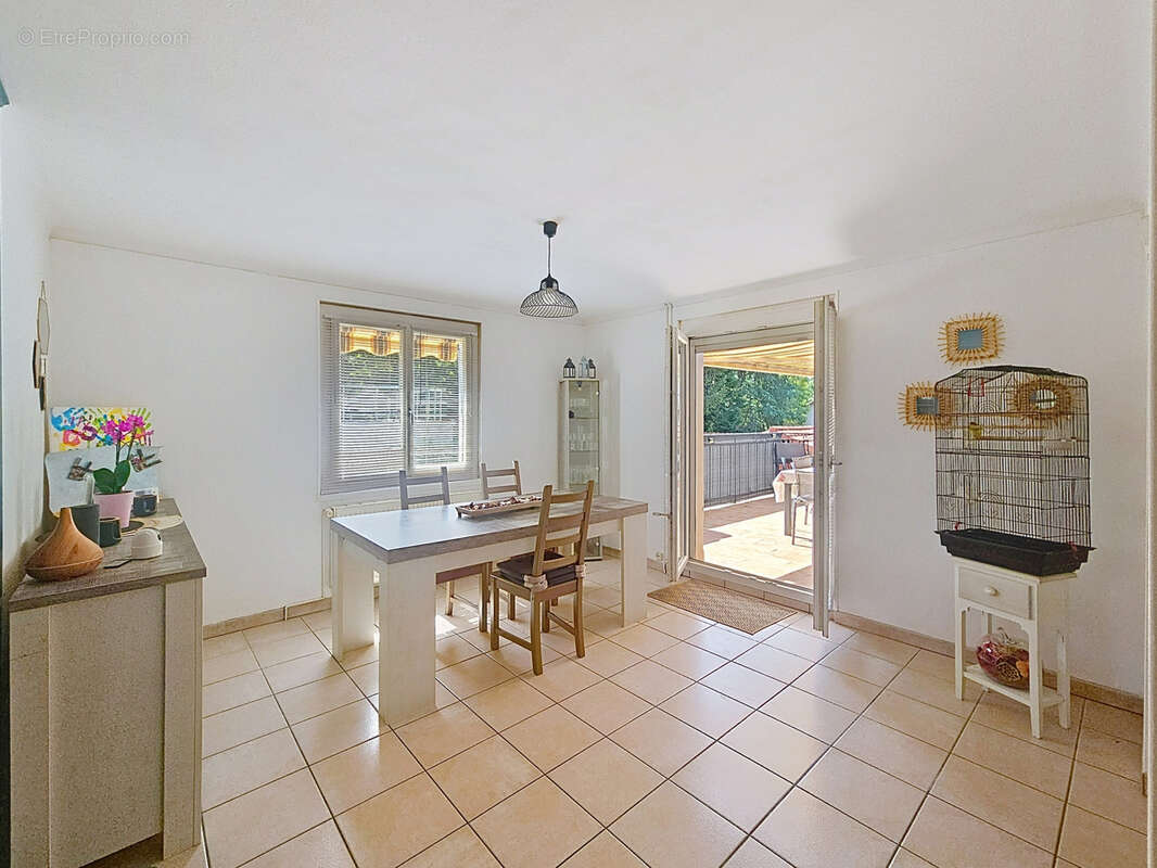 Maison à VILLE-LA-GRAND