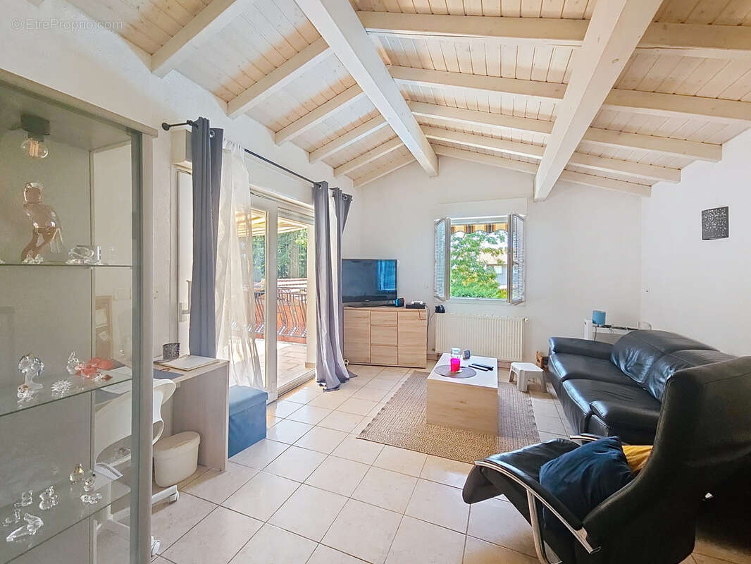 Maison à VILLE-LA-GRAND