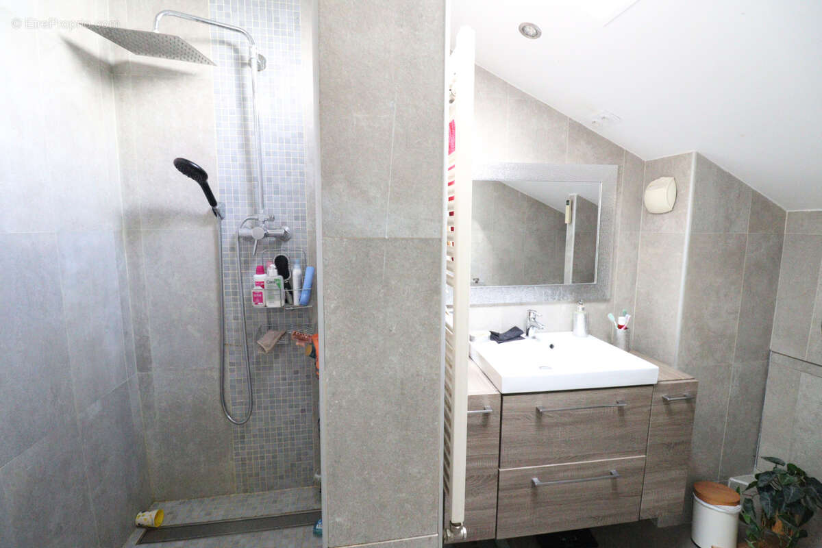 Maison à LE PONT-DE-CLAIX