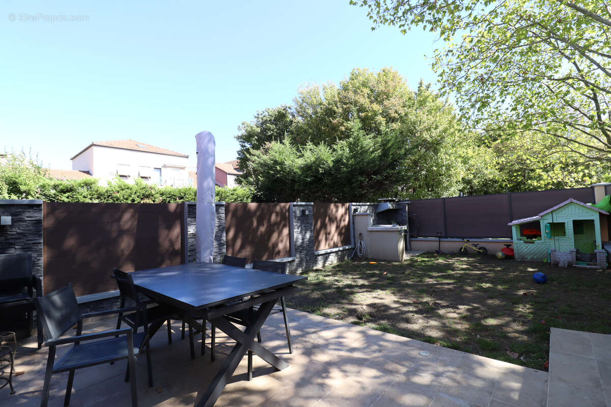 Maison à LE PONT-DE-CLAIX