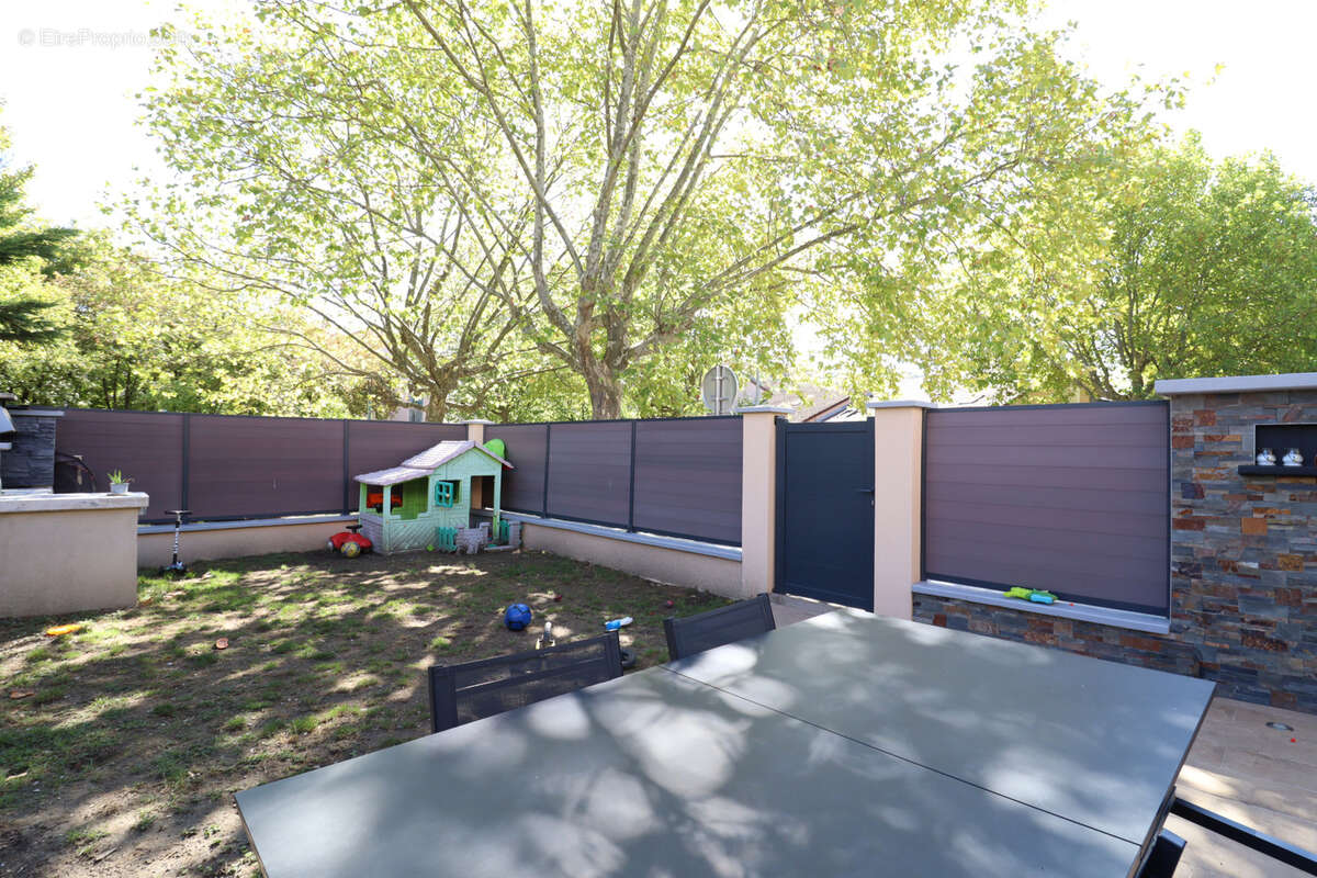 Maison à LE PONT-DE-CLAIX