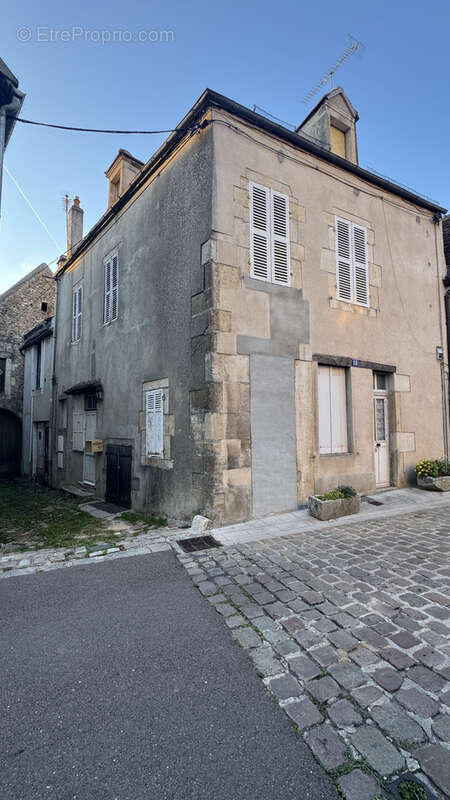 Maison à AVALLON