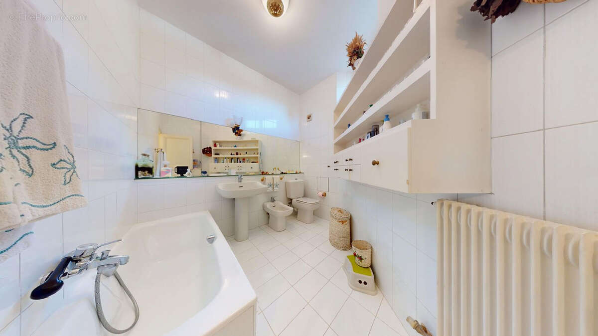 Appartement à ROQUEBRUNE-CAP-MARTIN