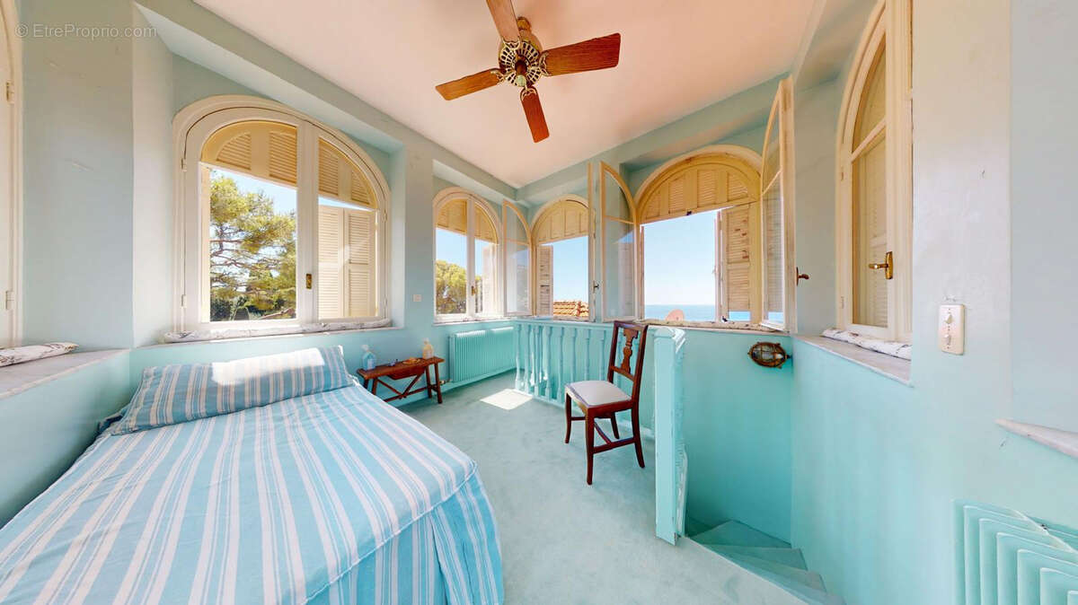 Appartement à ROQUEBRUNE-CAP-MARTIN