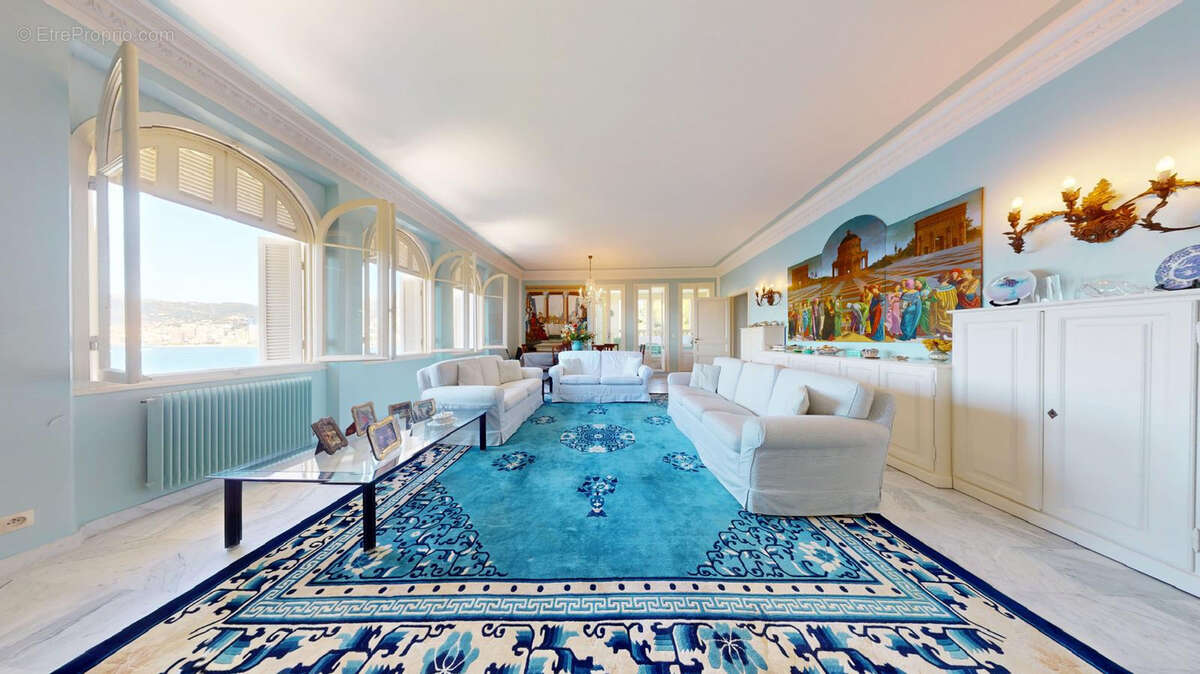 Appartement à ROQUEBRUNE-CAP-MARTIN