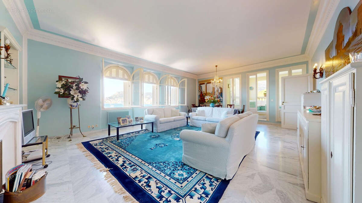 Appartement à ROQUEBRUNE-CAP-MARTIN