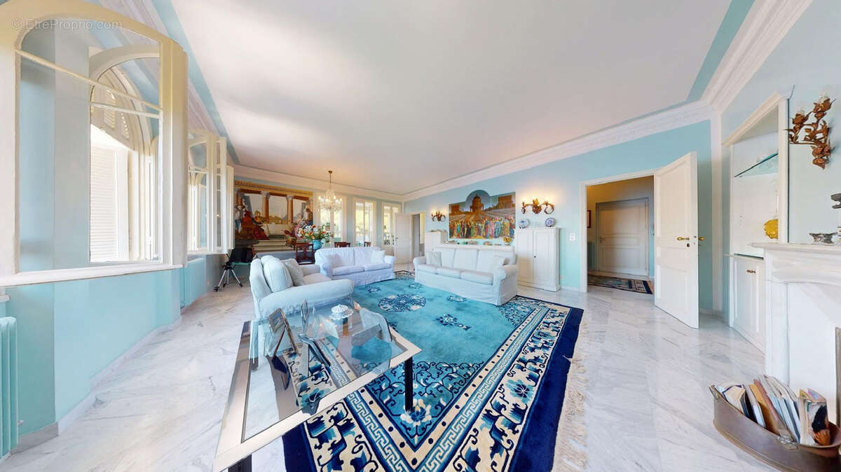 Appartement à ROQUEBRUNE-CAP-MARTIN