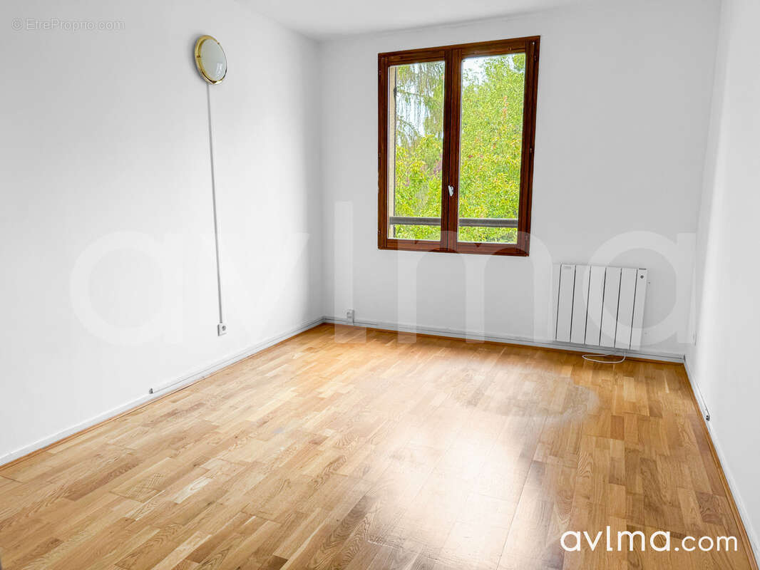 Maison à SAINT-NOM-LA-BRETECHE