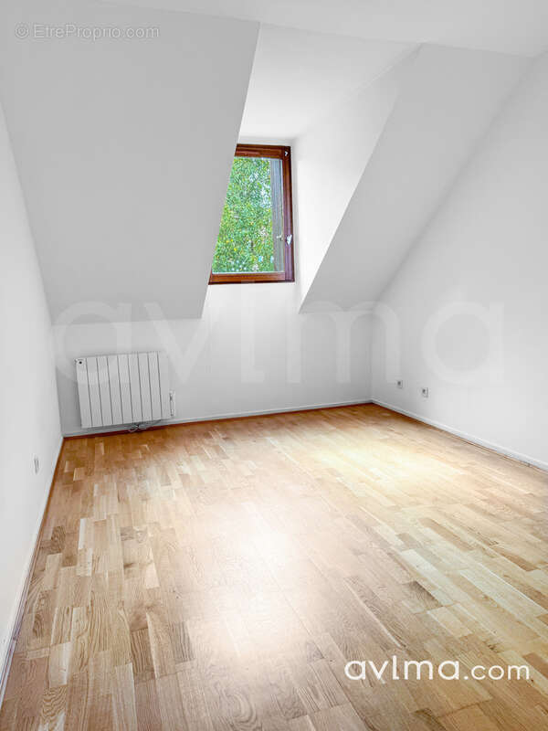 Maison à SAINT-NOM-LA-BRETECHE