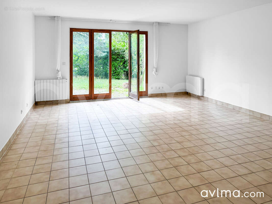 Maison à SAINT-NOM-LA-BRETECHE