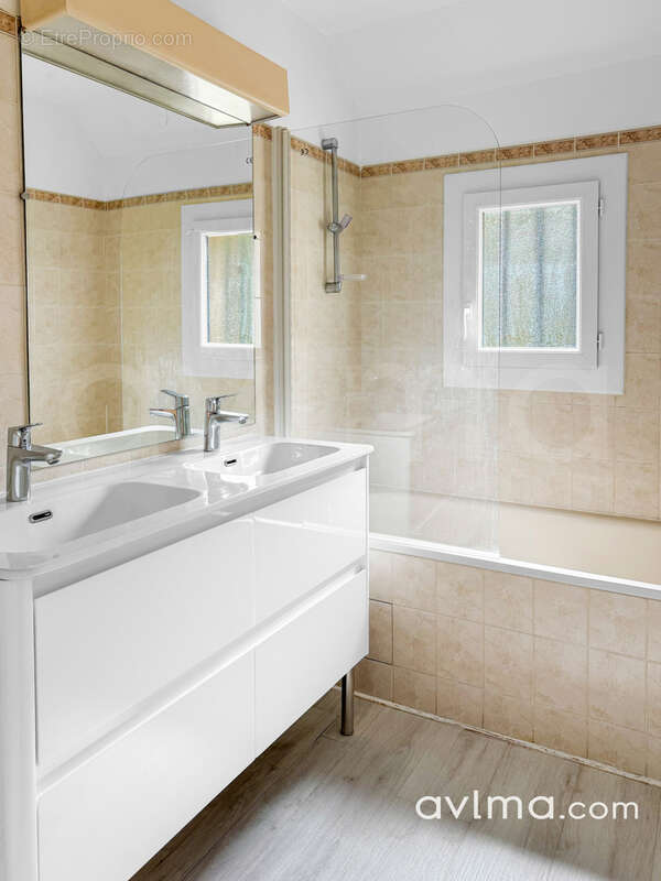 Maison à SAINT-NOM-LA-BRETECHE