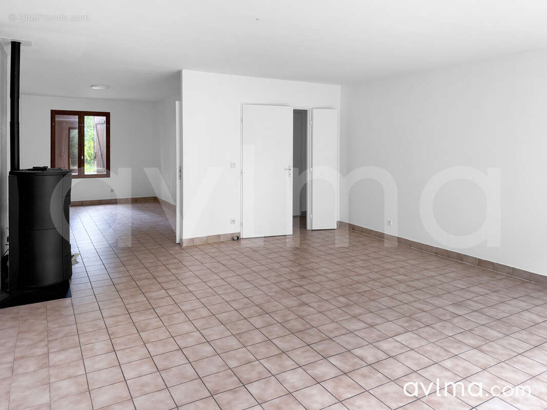 Maison à SAINT-NOM-LA-BRETECHE