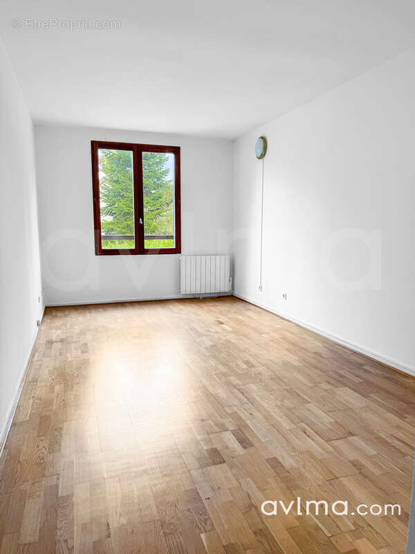 Maison à SAINT-NOM-LA-BRETECHE