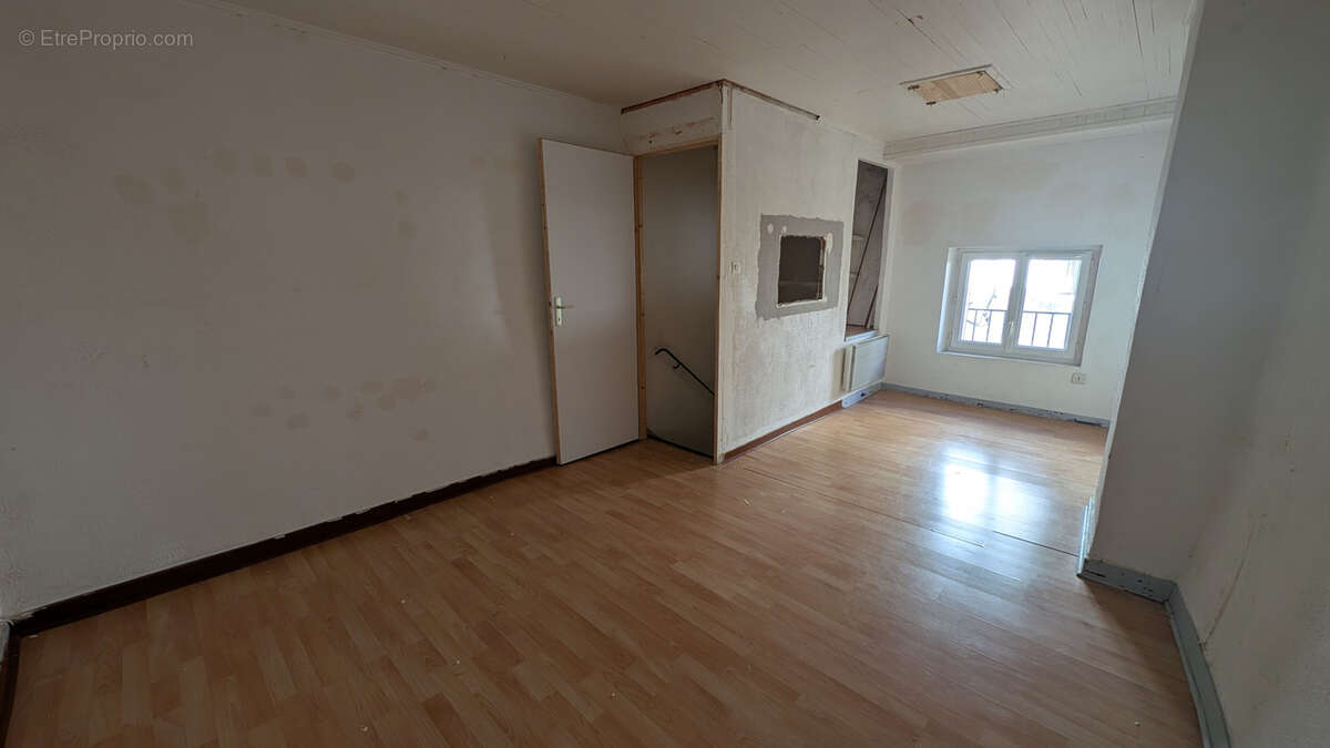 Maison à MONTELIMAR