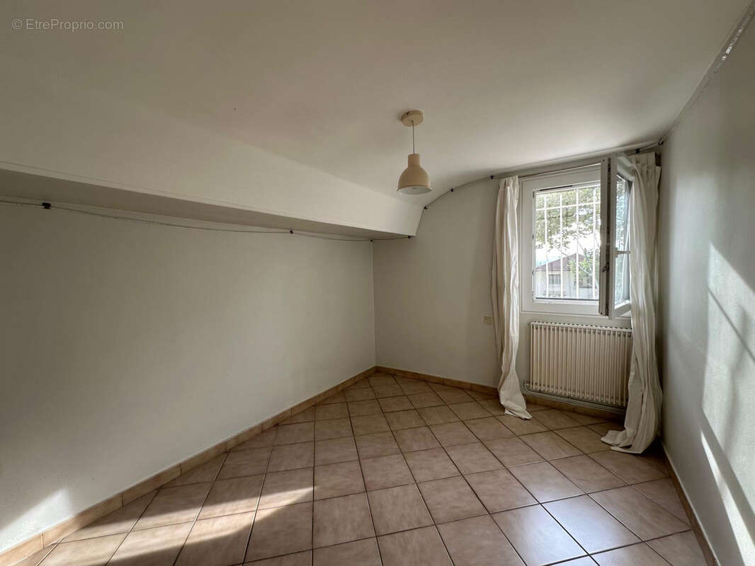 Maison à DECINES-CHARPIEU