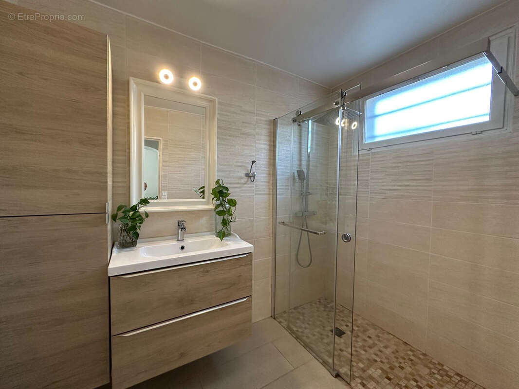 Maison à DECINES-CHARPIEU