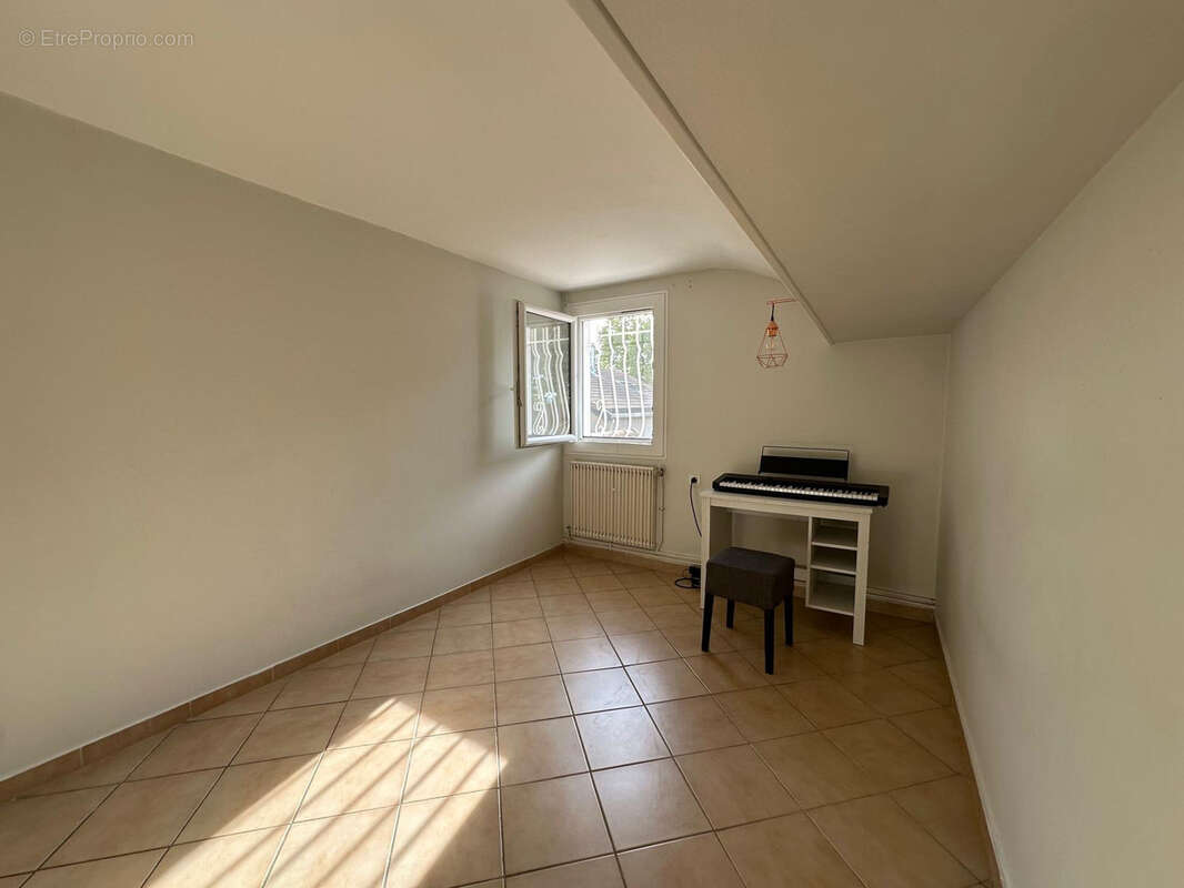 Maison à DECINES-CHARPIEU